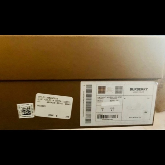 NIB Burberry Vintage Check Slides - Picture 4 of 4